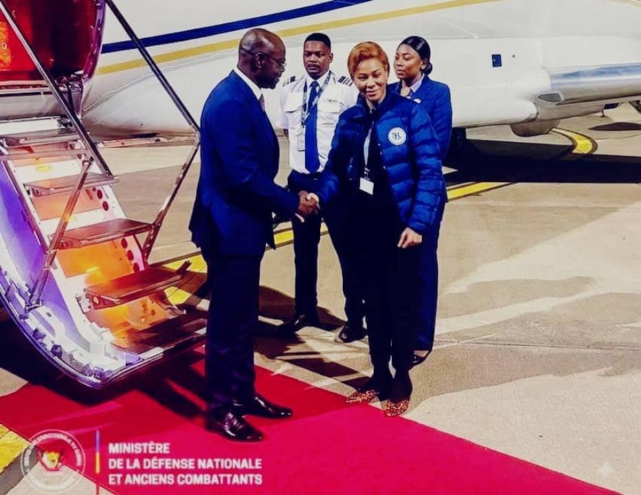 Le vice-Premier ministre de la Défense, Guy Kabombo, à son arrivée à Durban, en Afrique du Sud, pour prendre part au sommet de la SADC
