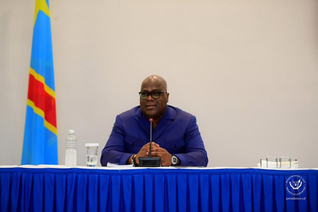 Le chef de l'État Félix Tshisekedi devant la diaspora au Gabon, dimanche 16 août 2026