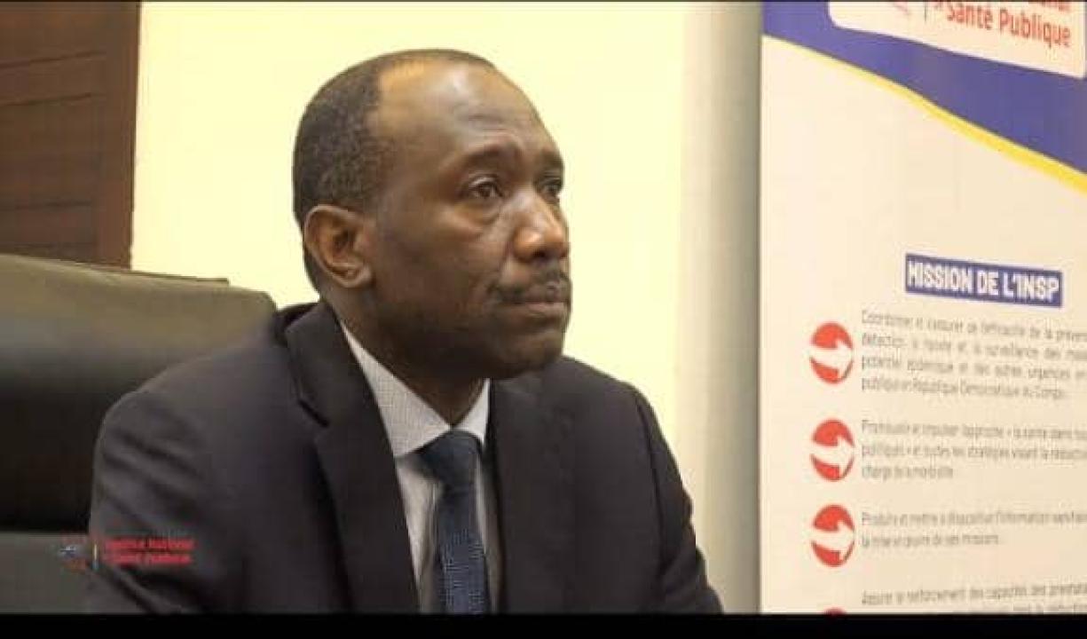 Dieudonné Mwamba Kazadi, DG de l’INSP, lors d’une réunion de travail.
