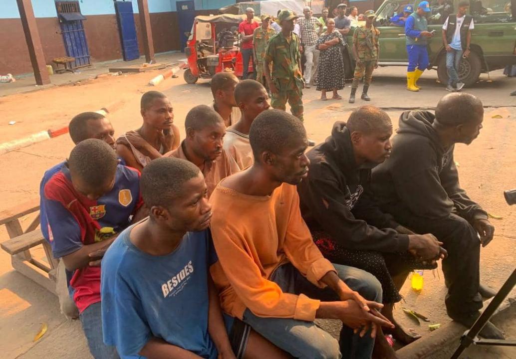 Un groupe des jeunes condamnés par le Tribunal militaire de garnison de Kinshasa N'djili dans l'affaire de meurtre d'un bâtisseur du Service national.