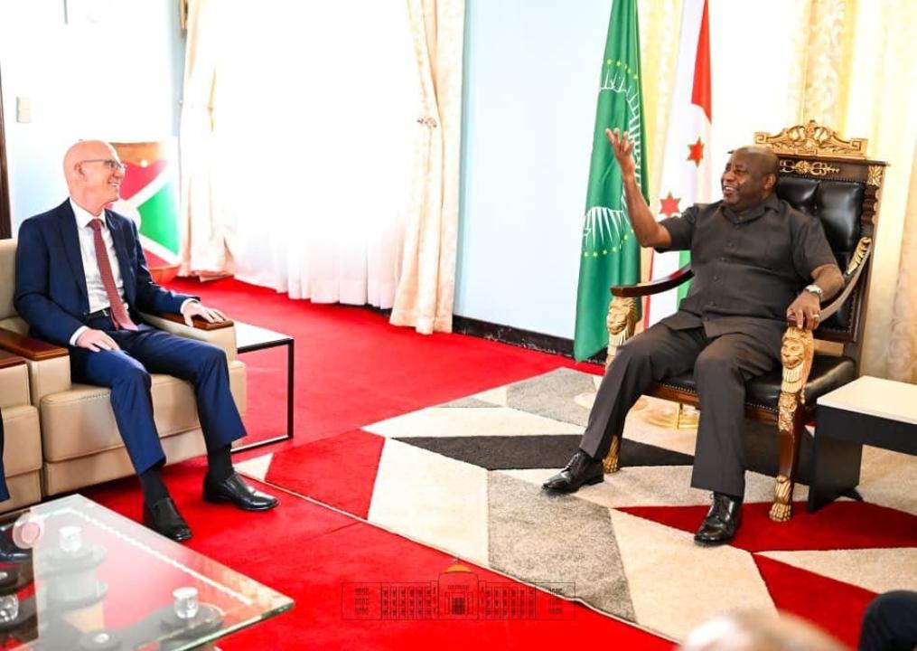Le Président Burundais Évariste Ndayishimiye et le chef de la monusco James Swan [photo d'illustration]
