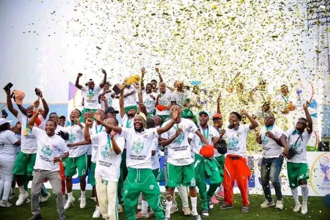 Les joueurs et le staff technique du DC Virunga célèbrent leur sacre en Coupe du Congo [Photo d’illustration]