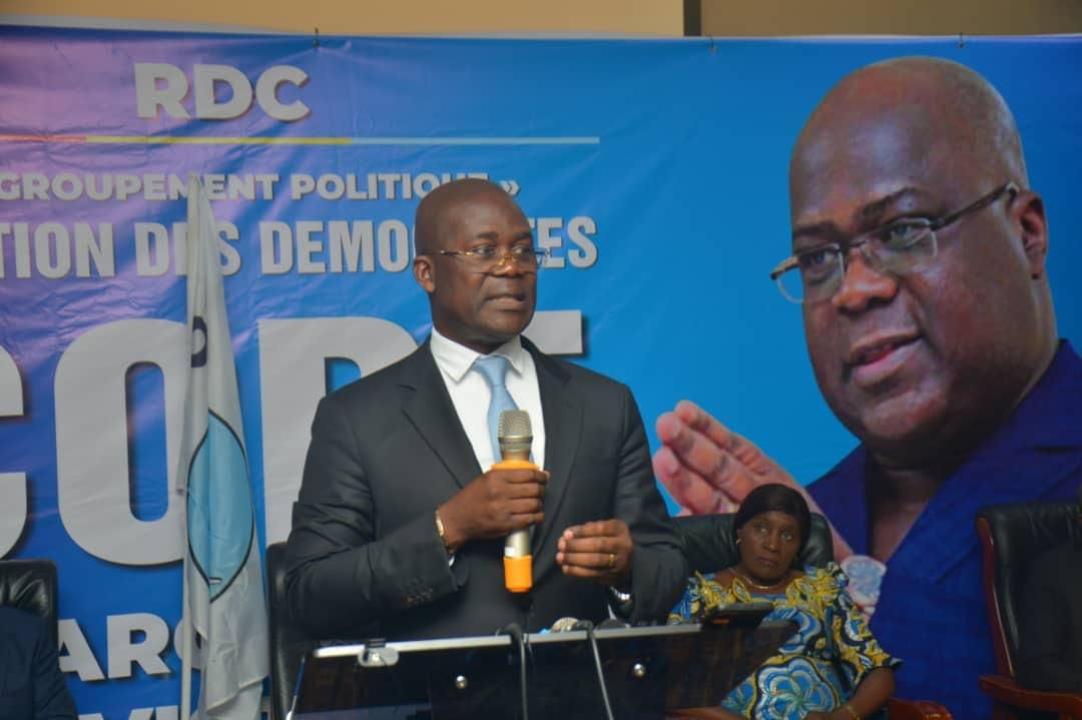 Jean Lucien Bussa lors du meeting de CODE (Coalition des Démocrates), son regroupement politique