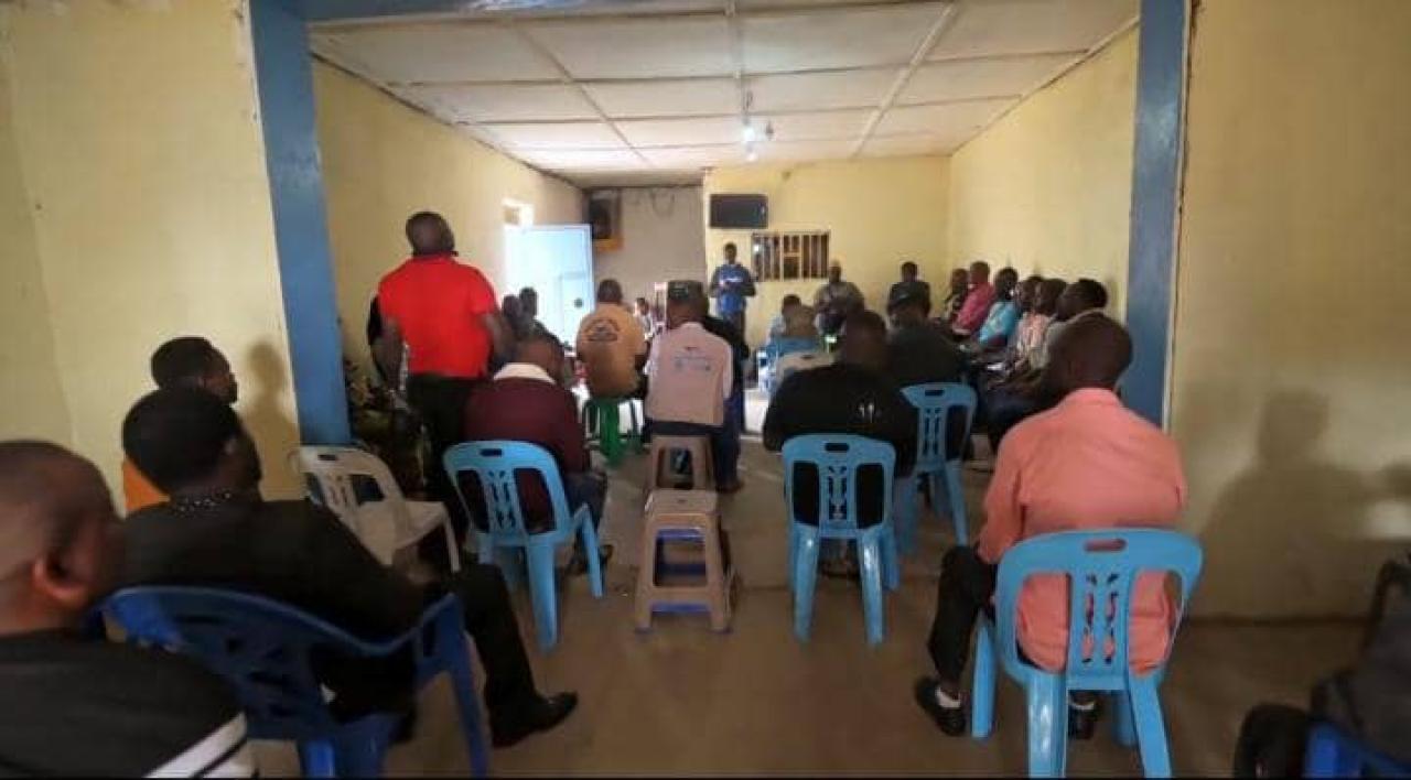 Photo des participants au dialogue communautaire renforcé dans la chefferie de Baboa Bakoe