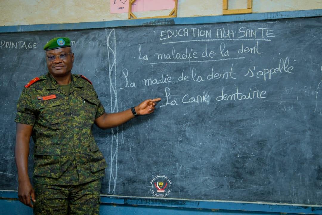 Le gouverneur militaire, le Général-Major Gaby Mulumba, à l’occasion du lancement officiel de la rentrée scolaire [photo d'illustration]