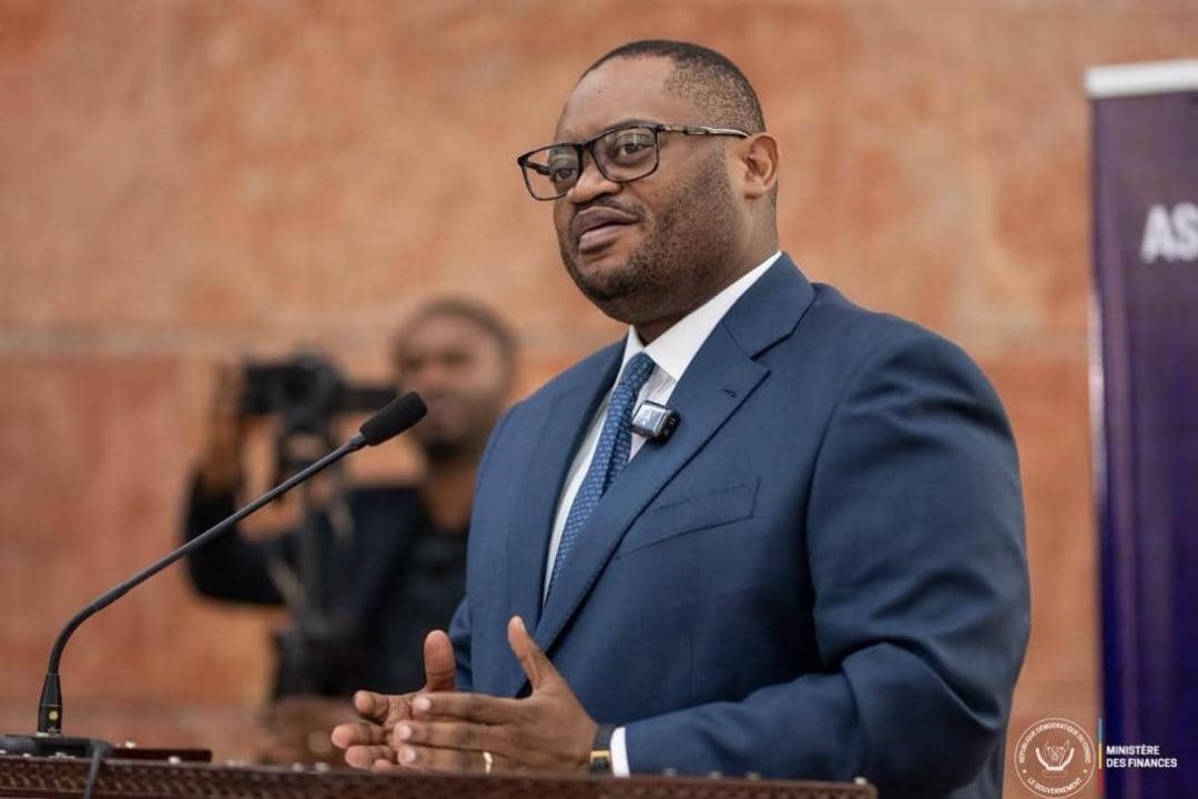 Doudou Fwamba Likunde Li-Botayi,  ministre des Finances en RDC