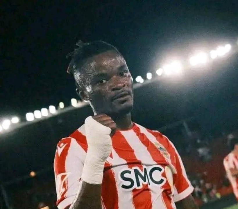 Bryan Cipenga après la victoire d'Almeria face à Cadiz.