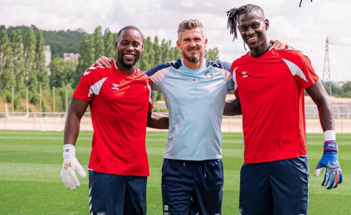 Lionel MPASI, Mory DIAW et l'entraîneur des gardiens du Havre AC lors d'un entraînement