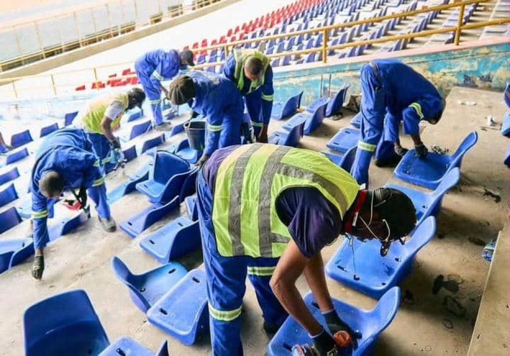 L’installation des nouveaux sièges au Stade des Photo de la Pentecôte [photo d’illustration]