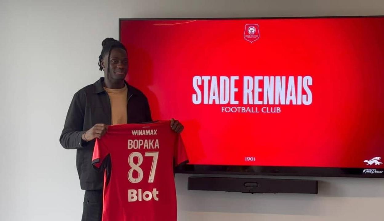 Yohann Bopaka lors de sa signature à Lille