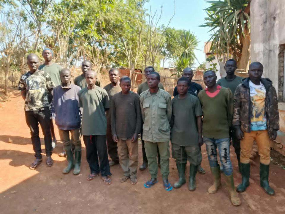 Des personnes présentées par les FARDC comme des combattants du M23 après leur reddition dans les Hauts-Plateaux du territoire de Fiz [photo d'illustration]