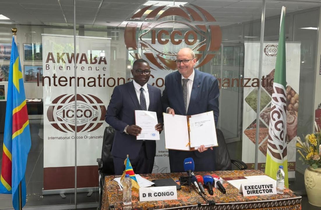 Le ministre du Commerce extérieur, Julien Paluku, et Michel Arrion, directeur exécutif de l’Organisation internationale du cacao (ICCO) [photo d'illustration]