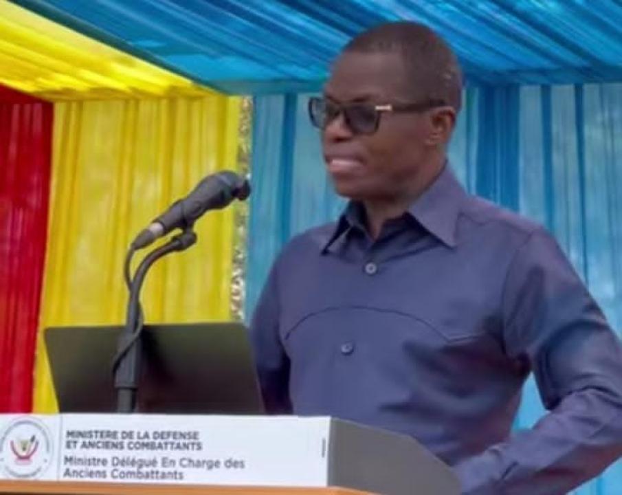 Le ministre délégué Eliezer Ntambwe, lors de la cérémonie du lancement de travaux de construction du monument dédié aux anciens combattants, jeudi 17 septembre 2026