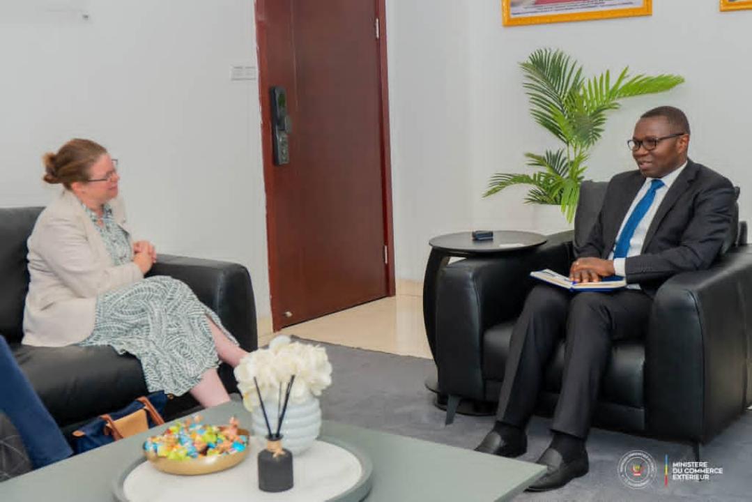 Julien Paluku et Zoë Ware, respectivement ministre congolais du Commerce extérieur et l'ambassadrice du Royaume-Uni en RDC