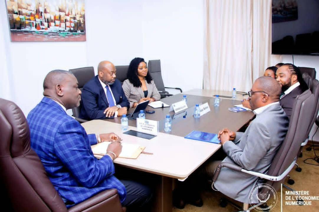 Le ministre Augustin Kibassa Maliba et la délégation de l'Expo Béton.