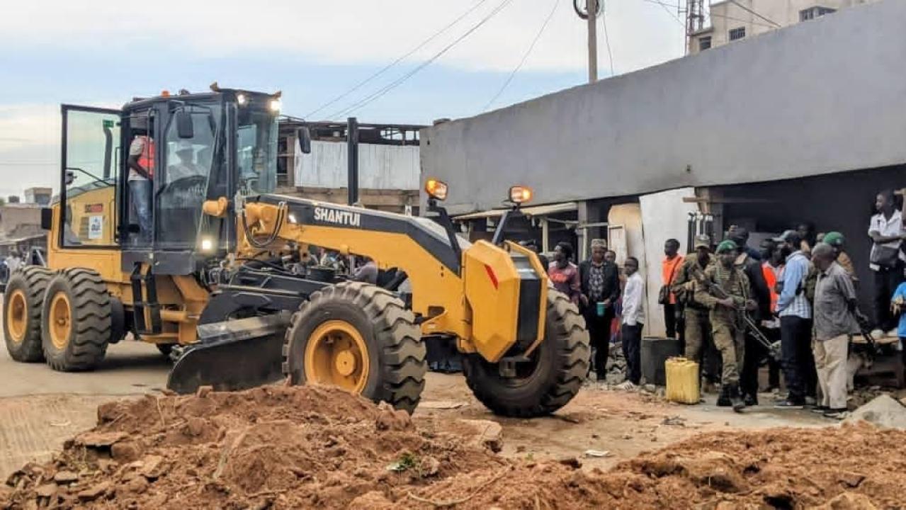 Lancement des travaux de construction et d’asphaltage de 25 kilomètres de voiries