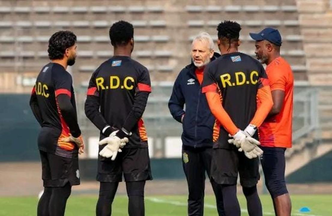 Sébastien Desabre, Robert Kidiaba et les trois gardiens de l'équipe nationale.