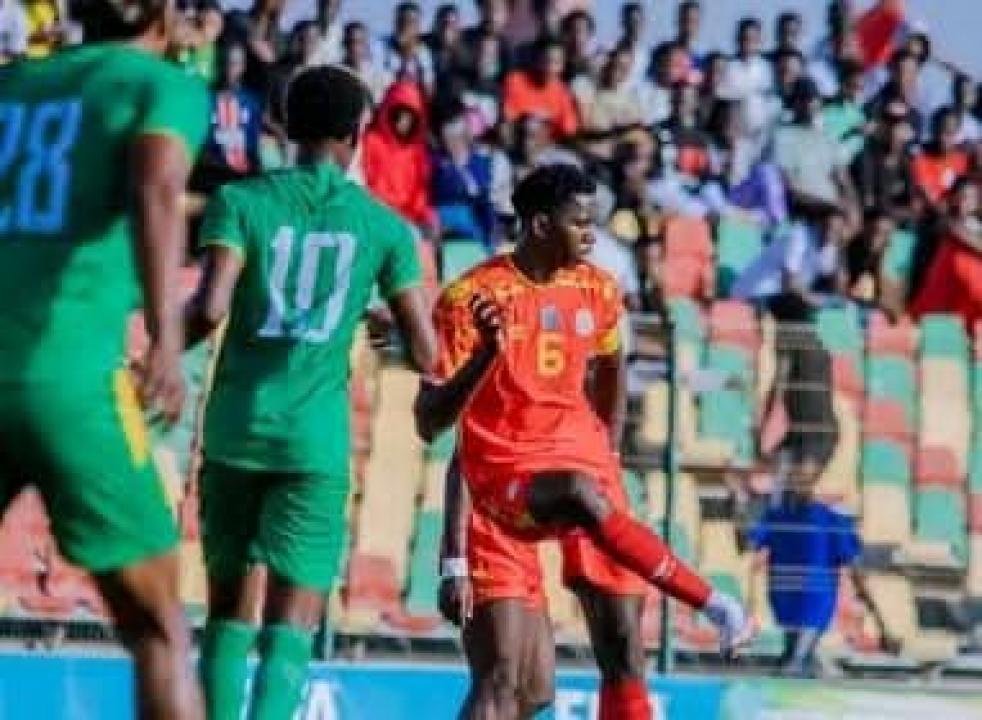 Le capitaine des Léopards U23 Jules Ahoka et quelques joueurs mauritaniens lors du match aller à Nouakchott. [Photo d'illustration]