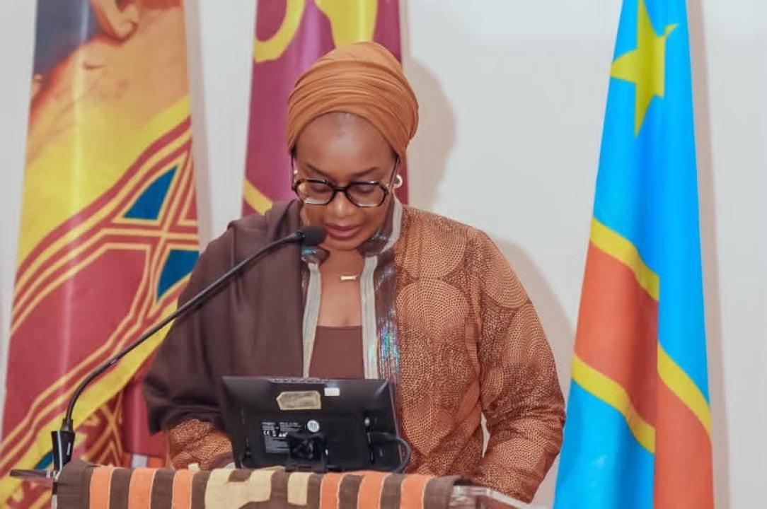 La ministre de la Culture, Arts et Patrimoine, Yolande Elebe Ma Ndembo, prononce son discours lors de la conférence scientifique internationale organisée à Venise.