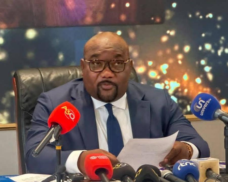 Le Coordonnateur du trophée Tombwama, Aimé Mutombo lors de la conférence de presse au Fleuve Congo Hôtel