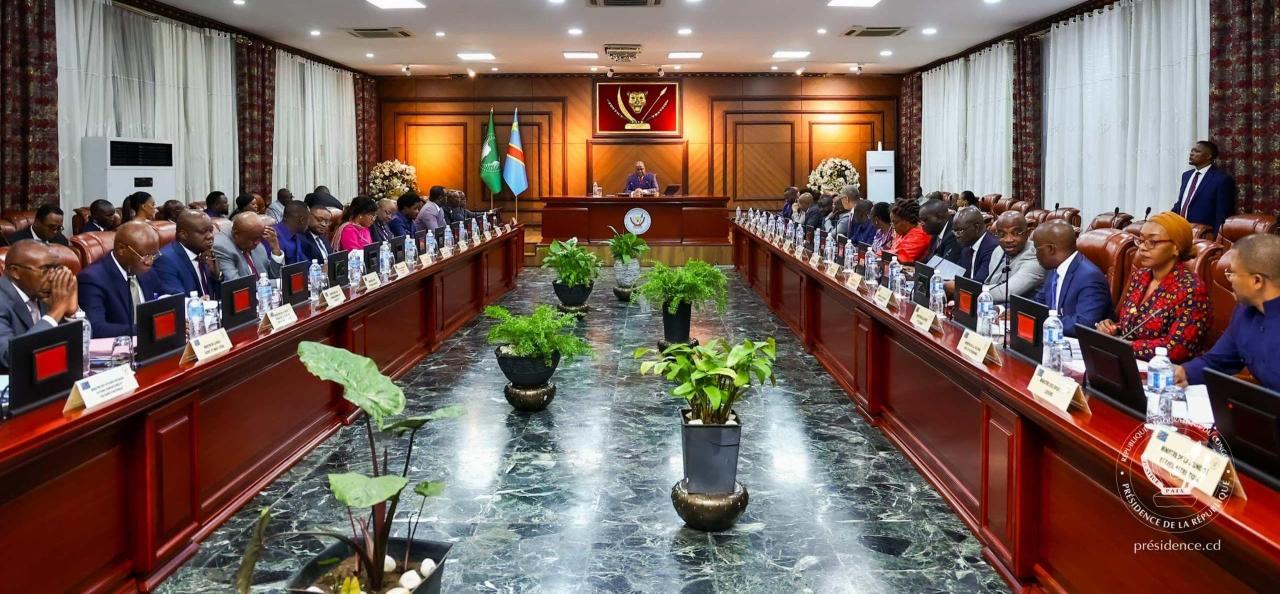 Les membres du gouvernement congolais réunis en Conseil des ministres sous la conduite du Président de la République,  Félix-Antoine Tshisekedi Tshilombo