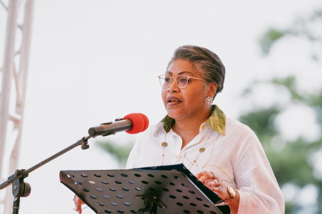 La Première Judith udith Suminwa Tuluka lors du lancement du transport cargo fluvial, une initiative visant à faciliter l’évacuation des produits agricoles au Kongo Central