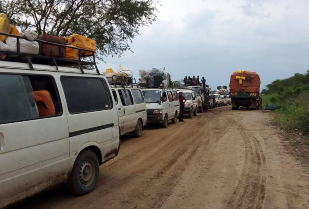 Une file de véhicules de transport en commun sur la route Goma-butembo [photo d'illustration]
