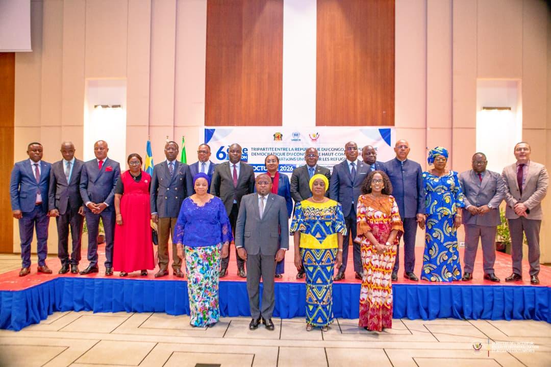 Les délégations congolaise de la RDC et de Brazzaville ainsi que du HCR lors de la clôture de la 6è session tripartite tenue au Congo Brazzaville