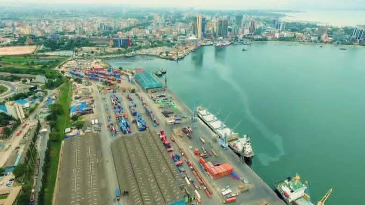 Le port de Dar es-Salaam desservant la Tanzanie et plusieurs pays voisins enclavés [photo d'illustration]