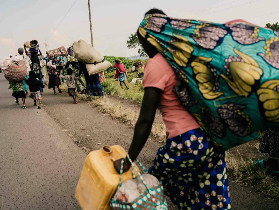 Des civils fuyant les combats dans l’Est de la RDC