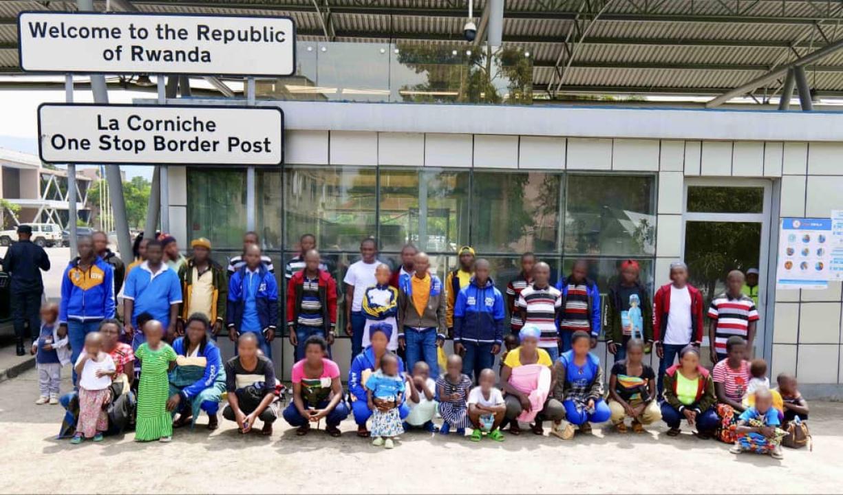 42 personnes, dont 18 membres de groupes armés, retournent volontairement au Rwanda en provenance de la RDC