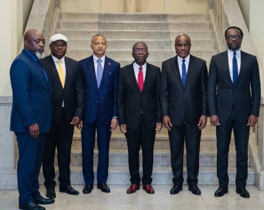 Photo montée par l’IA pour illustrer une probable rencontre entre Kabila et les cinq leaders de la C64